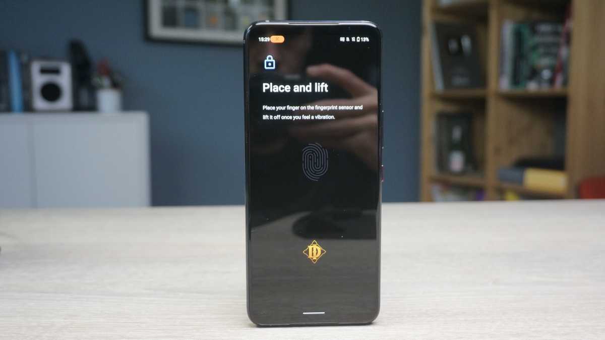 Asus ROG Phone 6 - fingerprint sensor