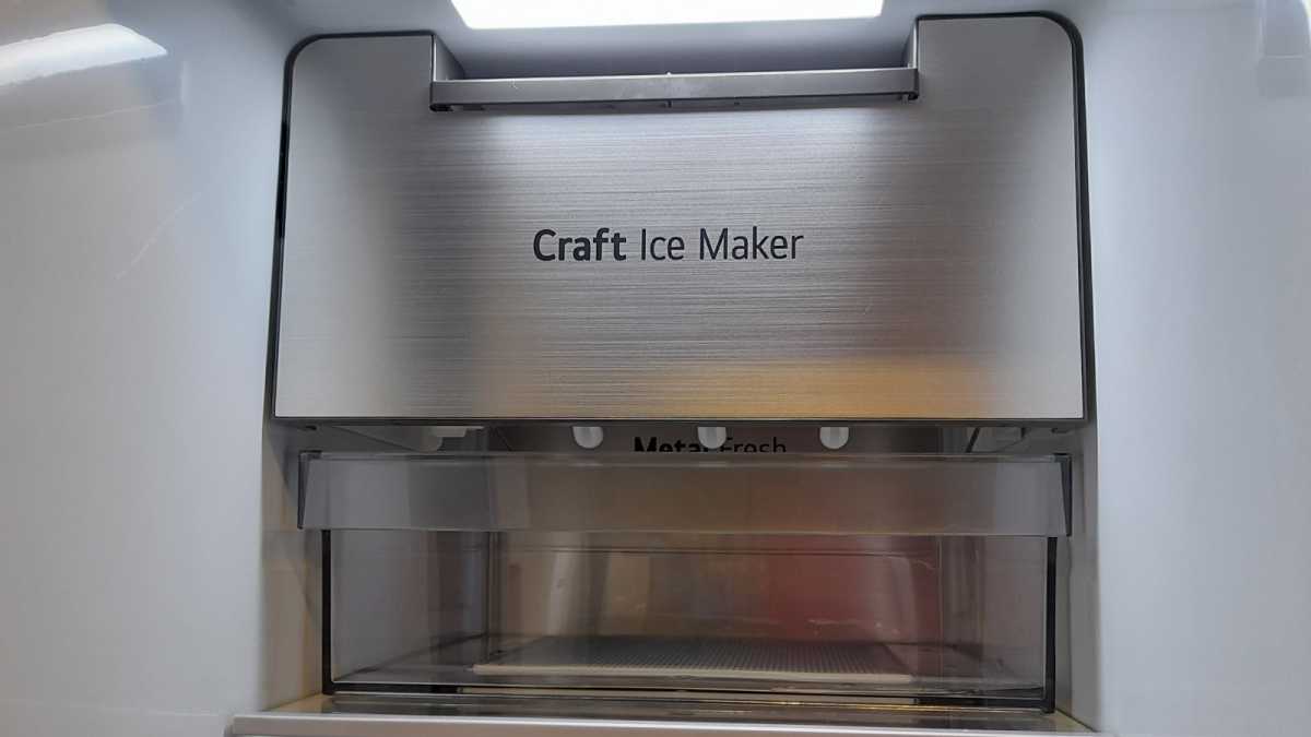 Craft ice maker