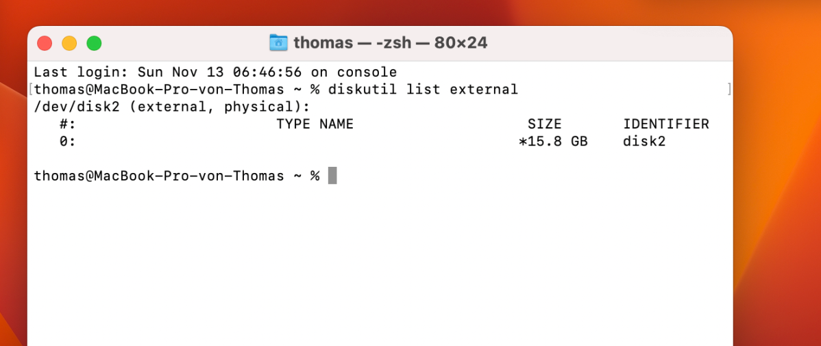 Im Terminal kann mit dem Befehl diskutil überprüft werden, ob externe Datenträger generell verfügbar sind.