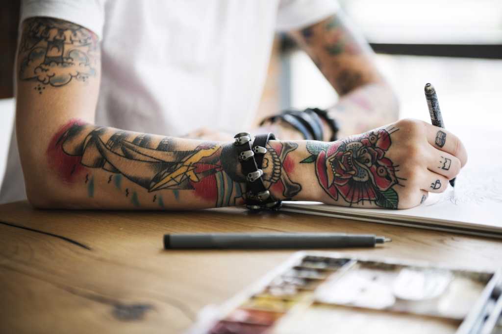 Image: Apple Watch und Tattoos: Wie ein Sticker ein groÃes Problem lÃ¶st