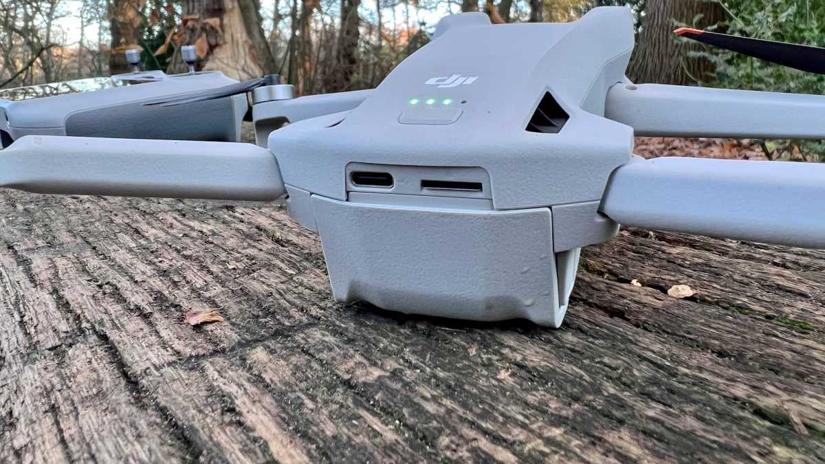 DJI Mini 3 review USB / microSD