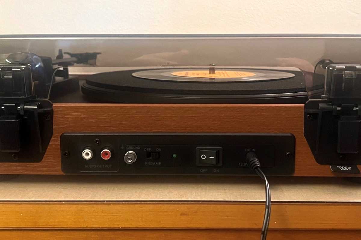 Panneau arrière de la platine vinyle Electrohome Montrose