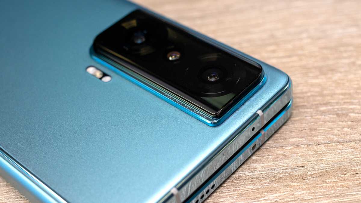 HONOR Magic Vs review: Galactic Outside, Harmonious Inside