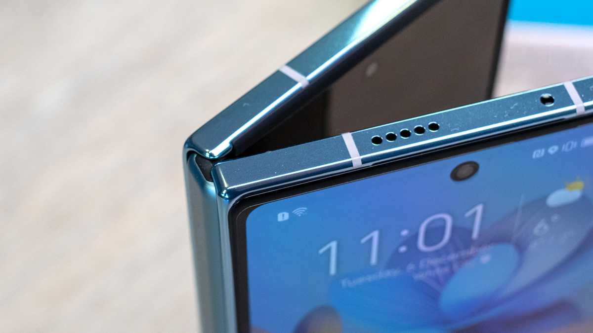 HONOR Magic Vs review: Galactic Outside, Harmonious Inside