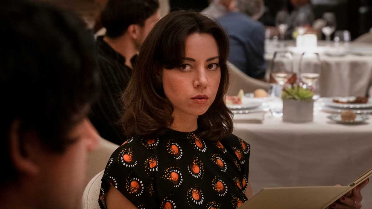 Aubrey Plaza in White Lotus