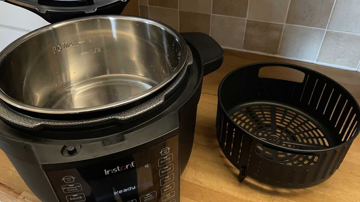 Instant Pot Duo Crisp with Ultimate Lid - air frying basket