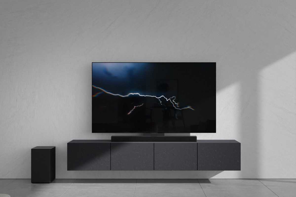 LG SC9 soundbar with TV