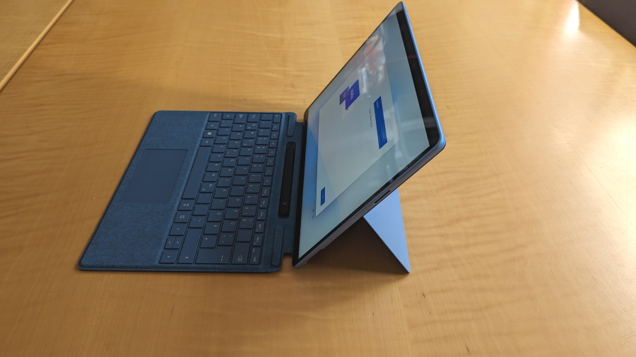 Microsoft Surface Pro 9 mit Tastatur