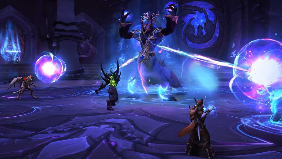 Die Drachenbosse sehen mitunter aus wie Magier, die aufrecht stehen und generell eher dieses klassische Raid-Erlebnis abliefern, das man von WoW kennt.