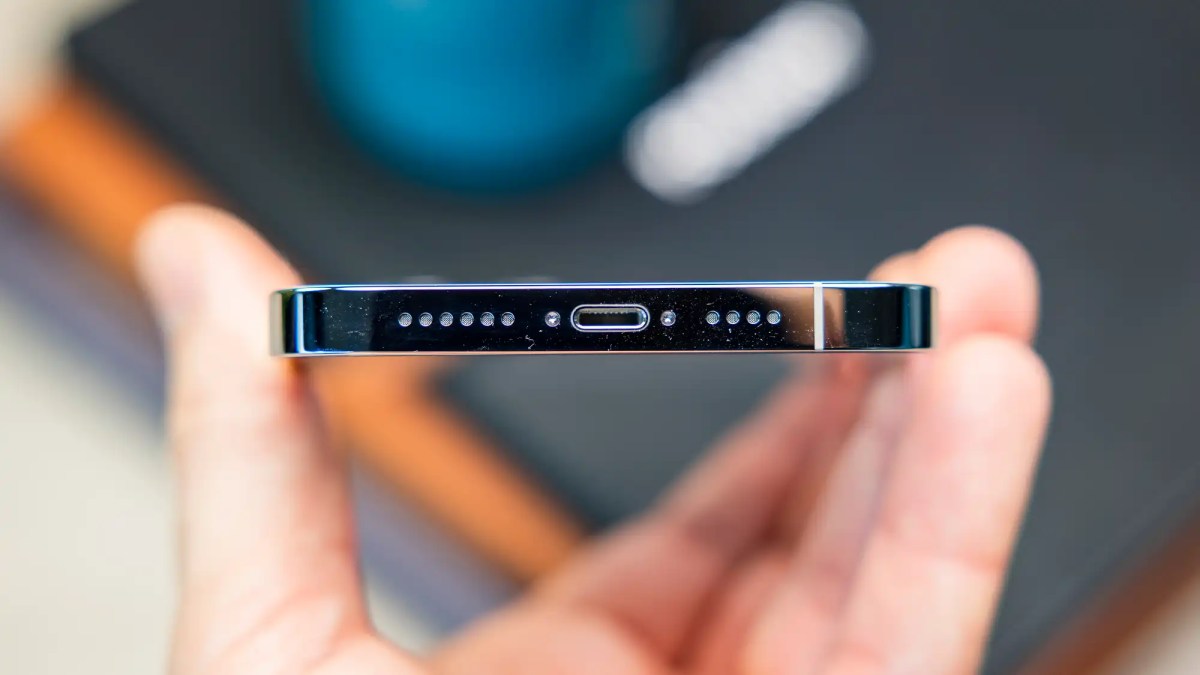 Los iPhone 15 ya tienen USB-C, pero sigue siendo un lío. Qué