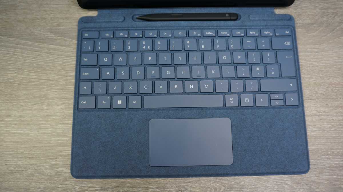 Microsoft Surface Pro 9 - keyboard