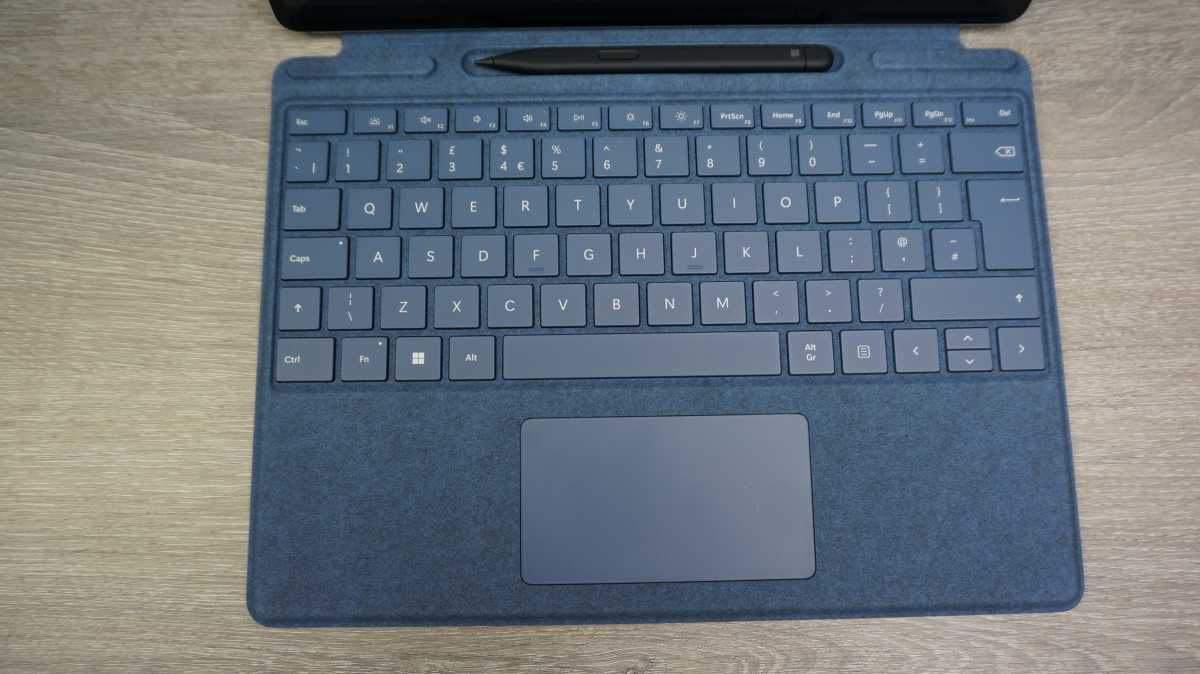 Microsoft Surface Pro 9 ARM review - The high-end ARM convertible  disappoints -  Reviews