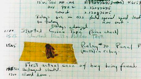 Auszug aus dem handschriftlichen Log des Mark II: Die diensthabenden Ingenieure machten sich einen Spaß daraus, die gefundene Motte in einem Relais für die Nachwelt aufzukleben.
