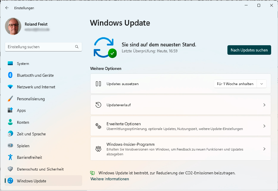 Sehen Sie regelmäßig im Windows Update nach, ob es Aktualisierungen für das Betriebssystem gibt, und richten Sie sie am besten sofort ein. Über „Erweiterte Optionen“ holen Sie sich auch Updates für MS Office.