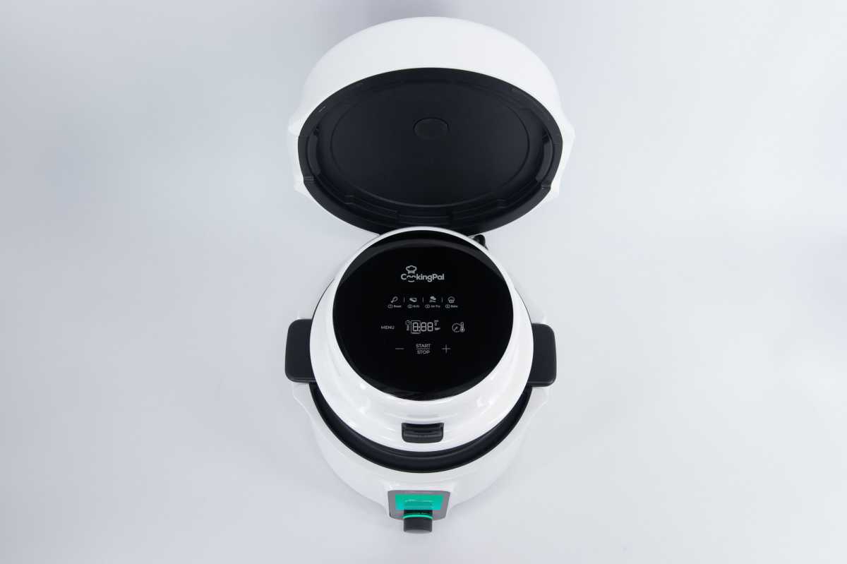 Top-down view of the CookingPal Pronto pressure cooker