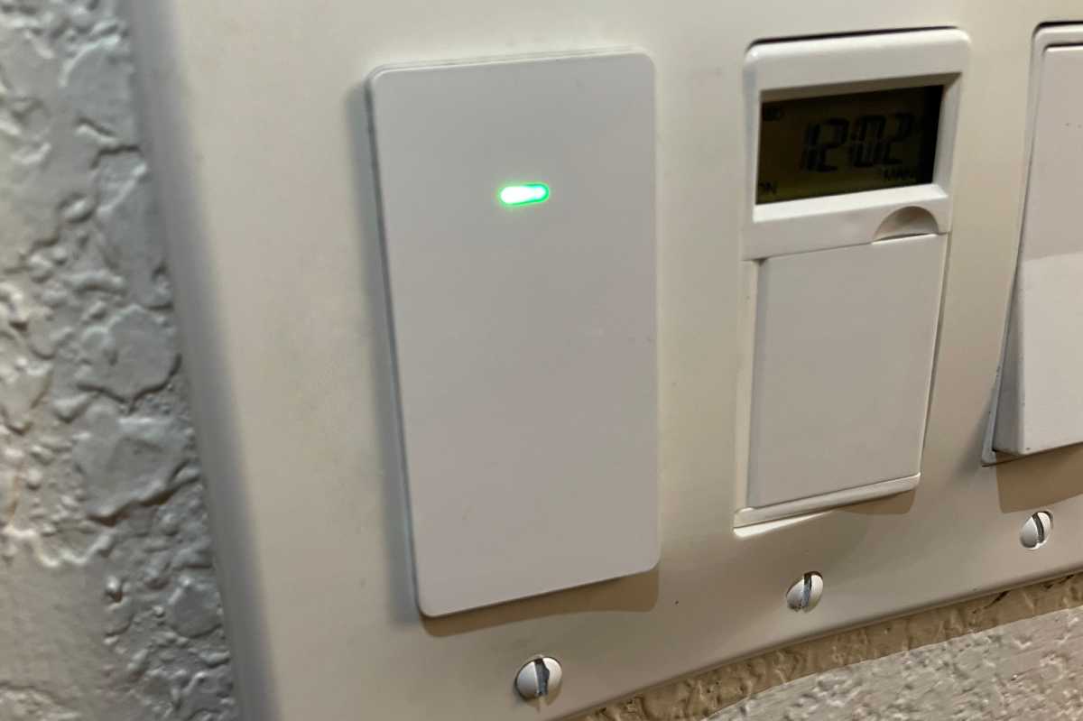 Eve Light Switch installé