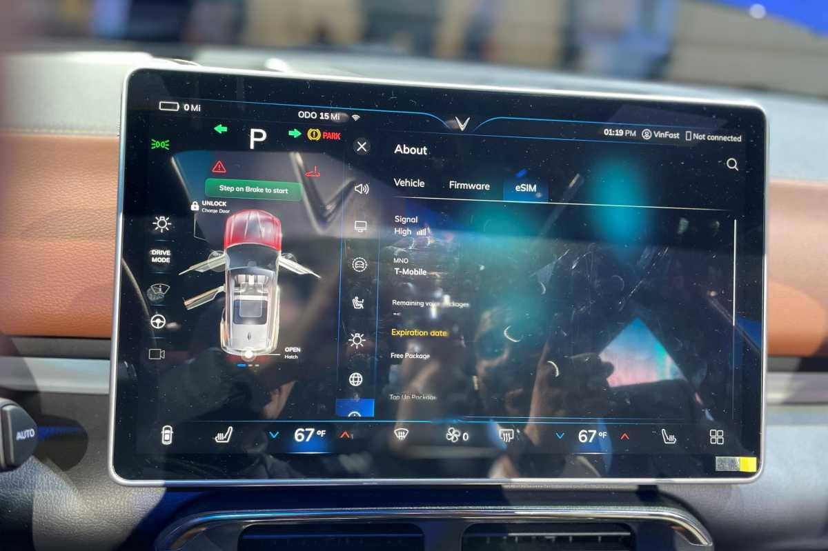 VinFast VF 6 compact SUV in-car display