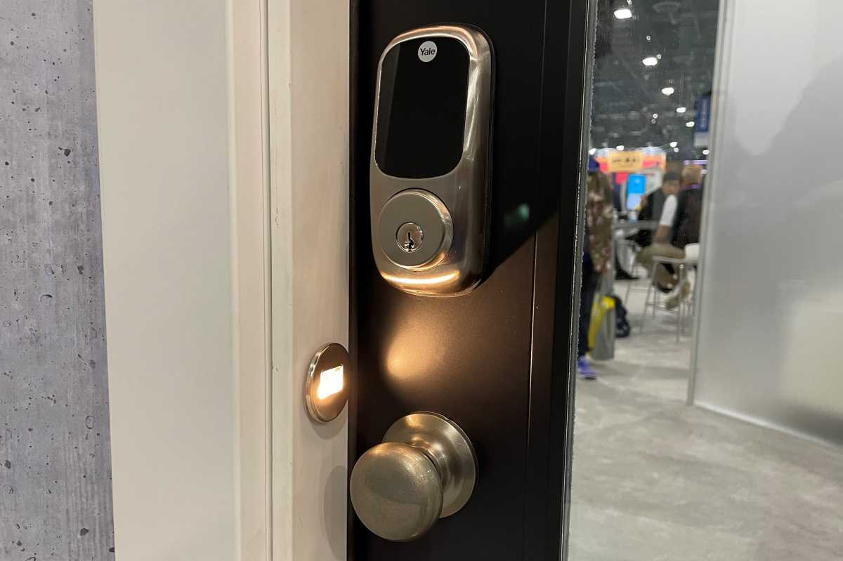 Masonite M-Pwr smart door spotlight