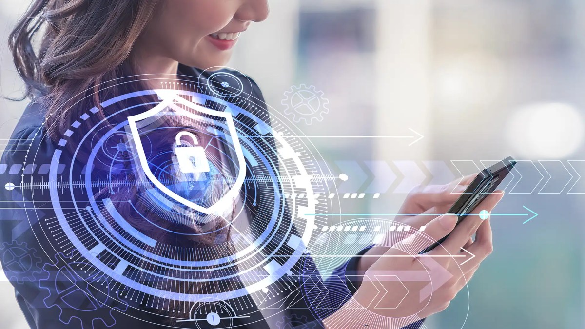 El Motorola ThinkPhone con un logo de seguridad