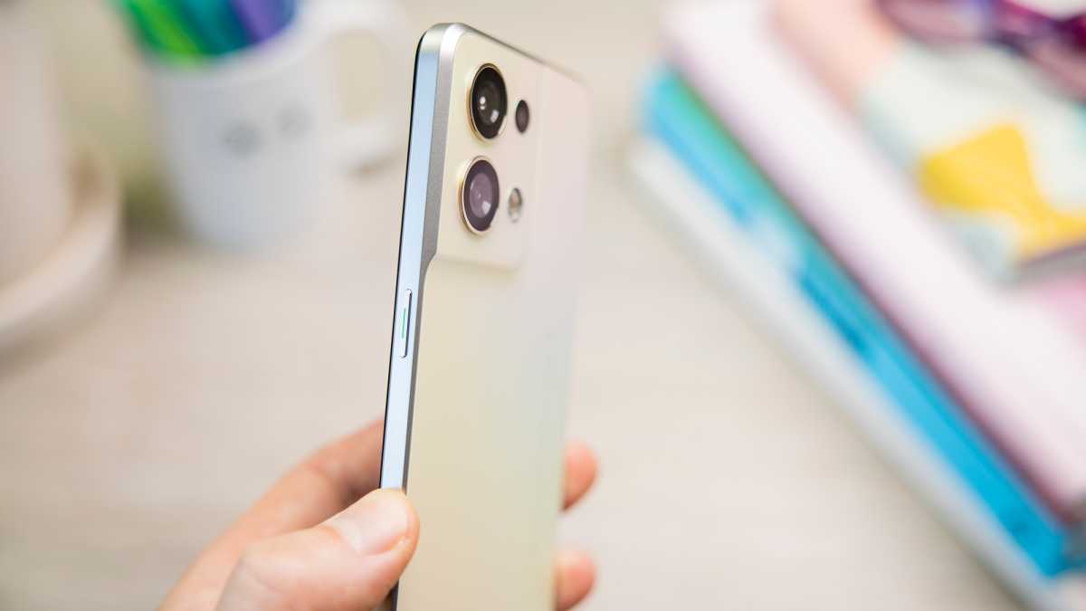 Lateral del Oppo Reno 8