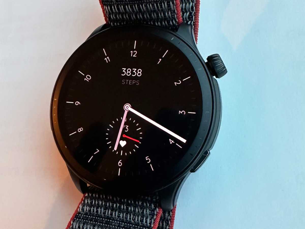 Amazfit GTR 4 mit simplem analogem Ziffernblatt