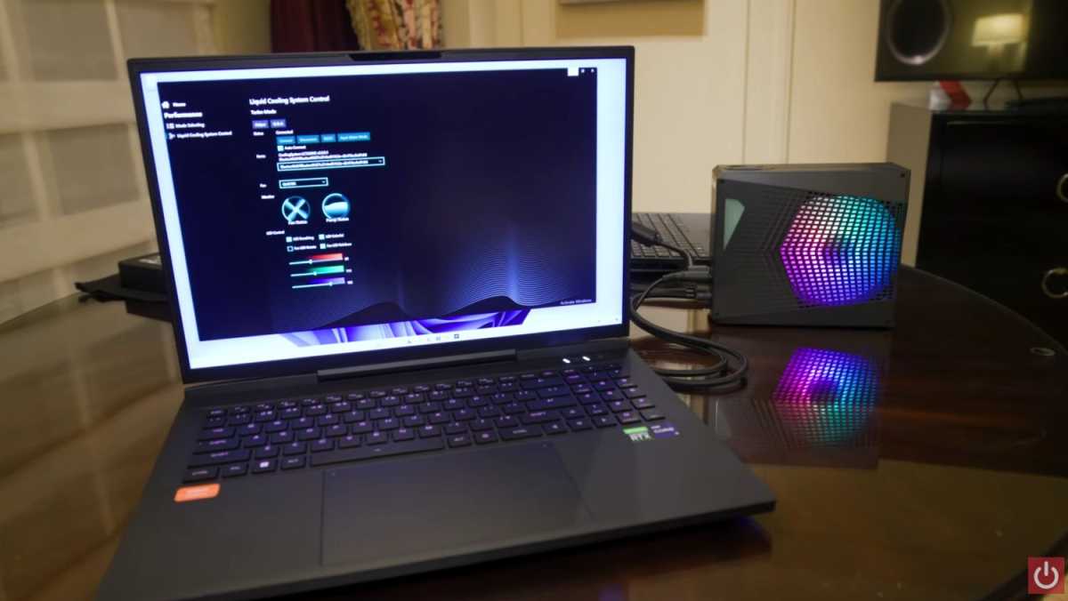 CybperPower Tracer VII liquid-cooled laptop