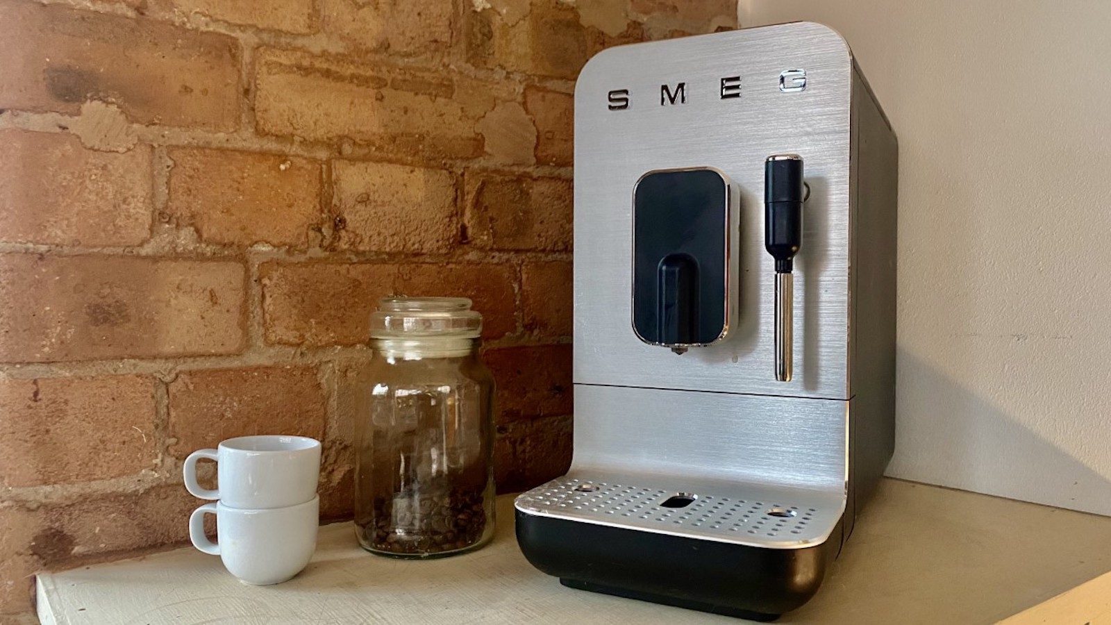 Smeg coffee machine - Most stylish bean-to-cup machine