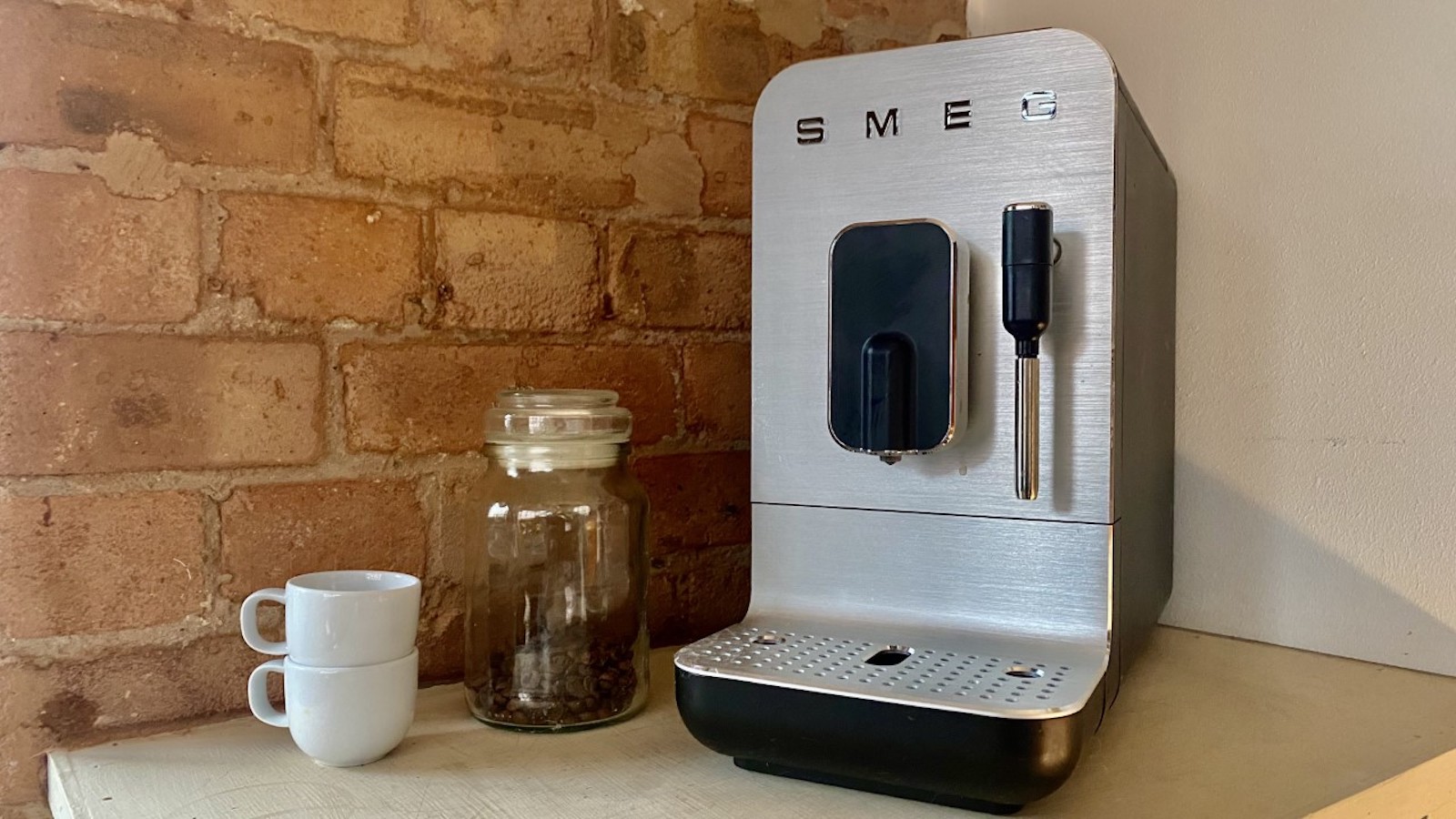 Smeg coffee machine - Best looking bean-to-cup machine