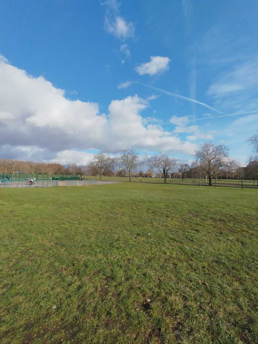 Wide-angle shot of Finsbury Park taken on a Poco X5