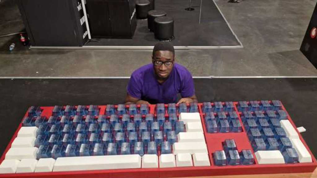 Image: Diese Tastatur kostet 13.500 Euro und ist so groÃ wie ein Mensch â cooles Video