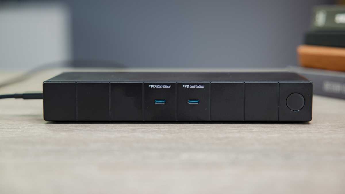 Anker 778 Thunderbolt 4 Docking Station front ports