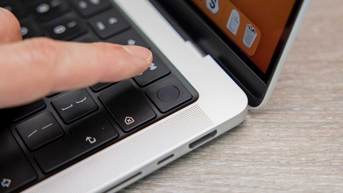 MacBook Pro M2 2023 Touch Bar