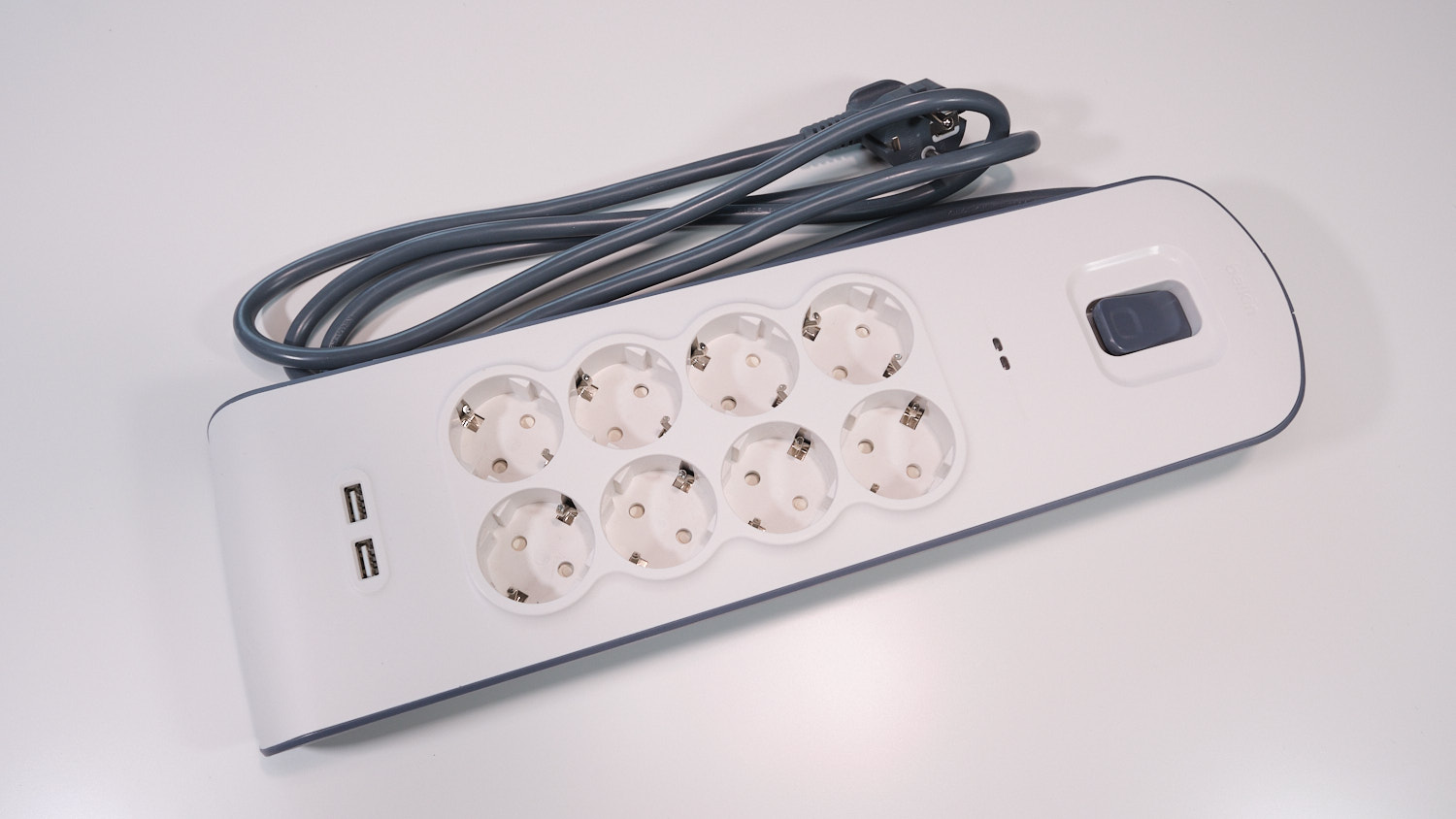 Belkin Surge Plus 8-fach Steckdosenleiste mit Überspannungsschutz