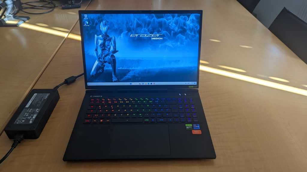 Image: Medion Erazer Beast X40 im Test: Spiele-Laptop bricht dank RTX 4090 alle Tempo-Rekorde