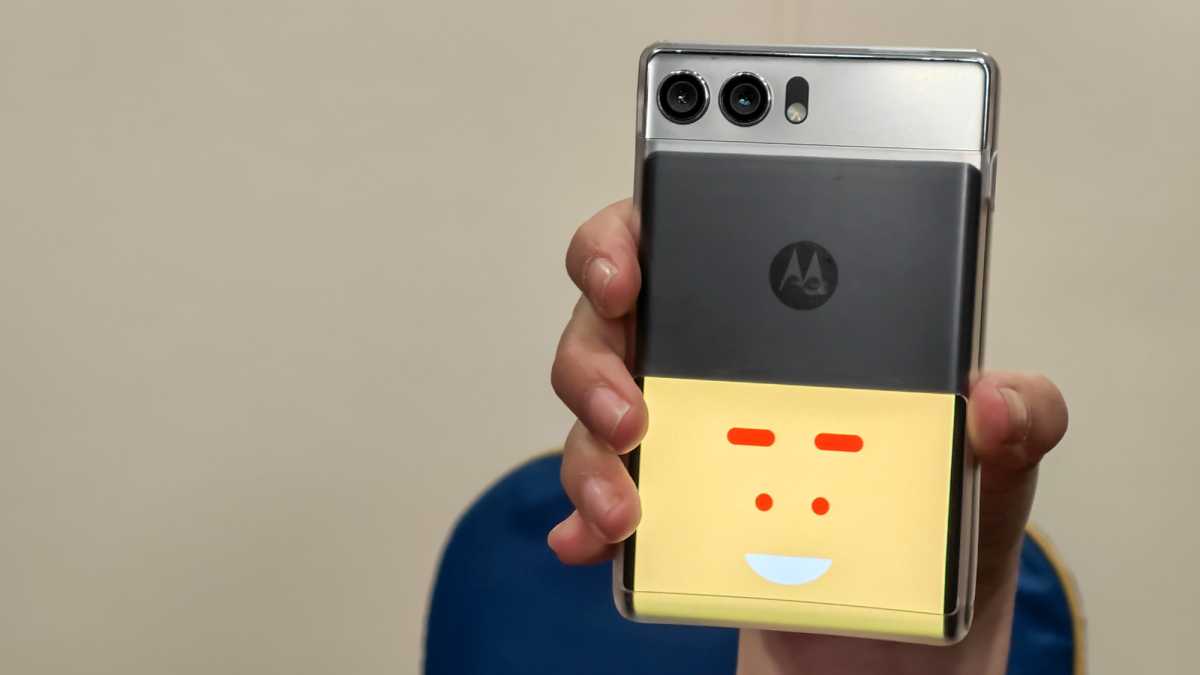 Motorola 'Rizr' rollable phone concept rear scren