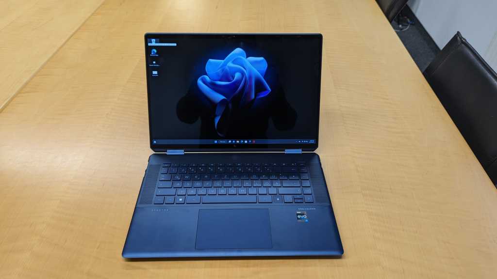 Image: HP Spectre x360-16 im Test: Convertible-Notebook mit groÃem Bildschirm