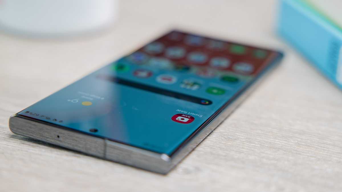 Samsung Galaxy S23 Ultra screen edge