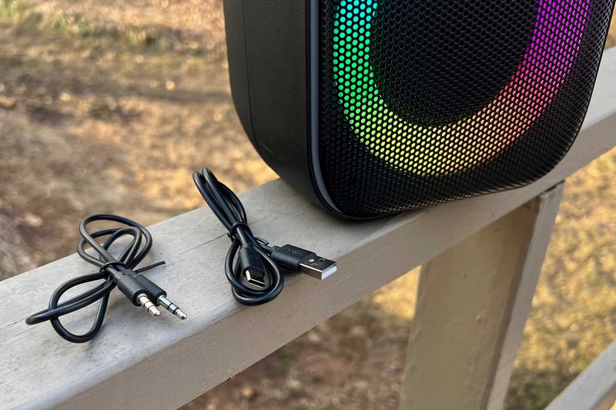 Tronsmart Halo 100 with cables