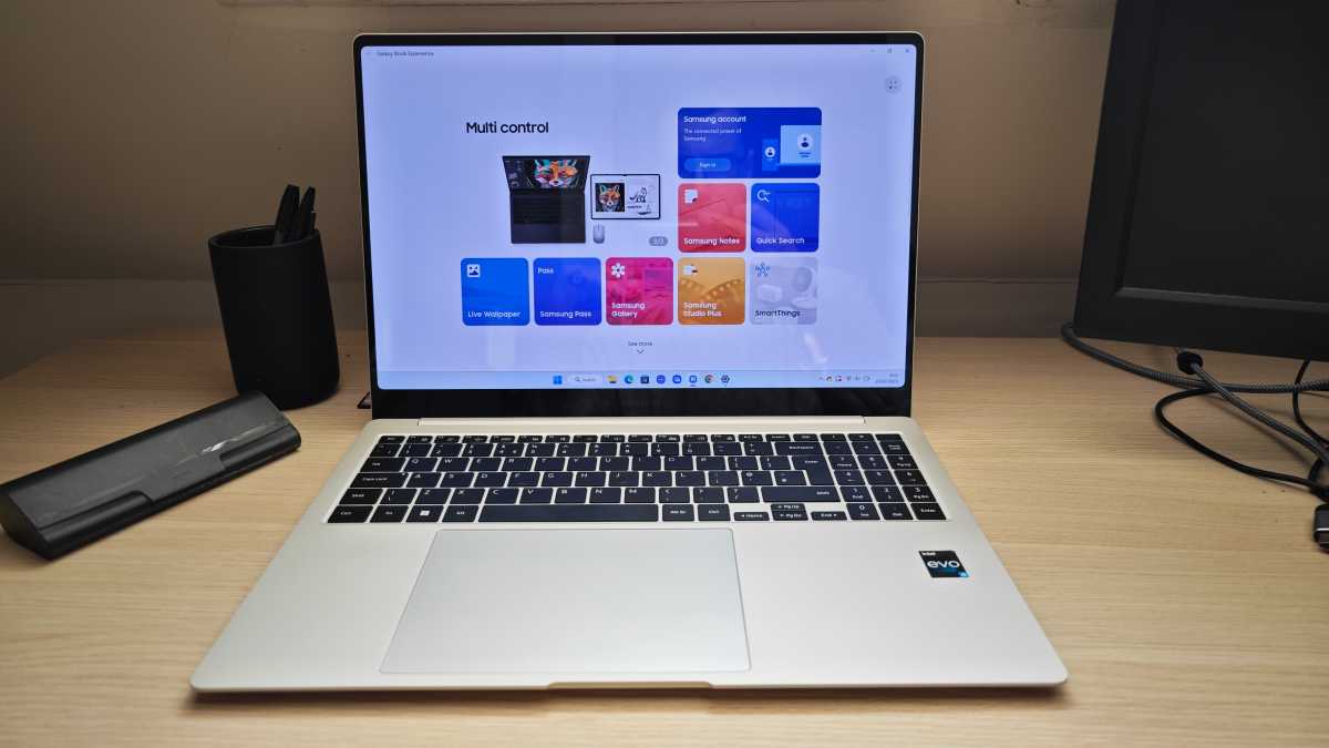 Samsung Galaxy Book 3 Pro 16in - Samsung software