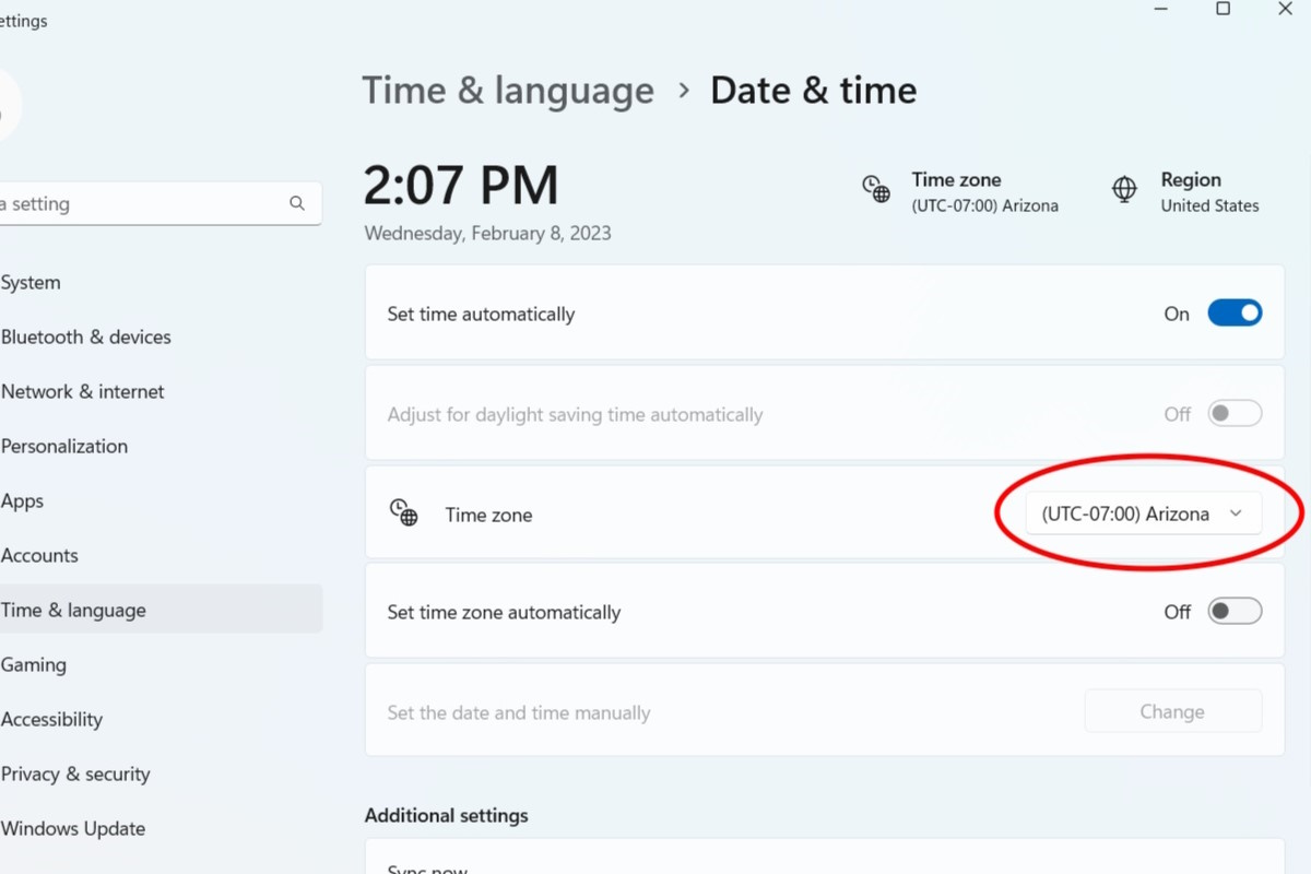 If this doesn’t seem to work, or you’d like to keep it set to a specific time zone, you can turn the automatic feature off and select a time zone from the drop-down menu.