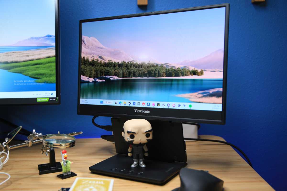 ViewSonic's Portable 4K OLED Monitor Is Something I'd Actually Use - CNET