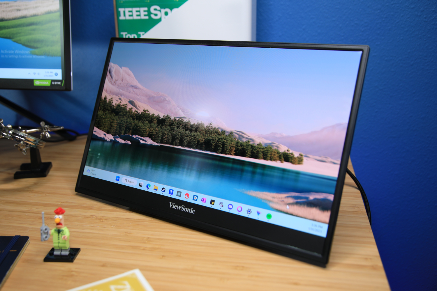 Innocn 15K1F review: An affordable, portable OLED monitor