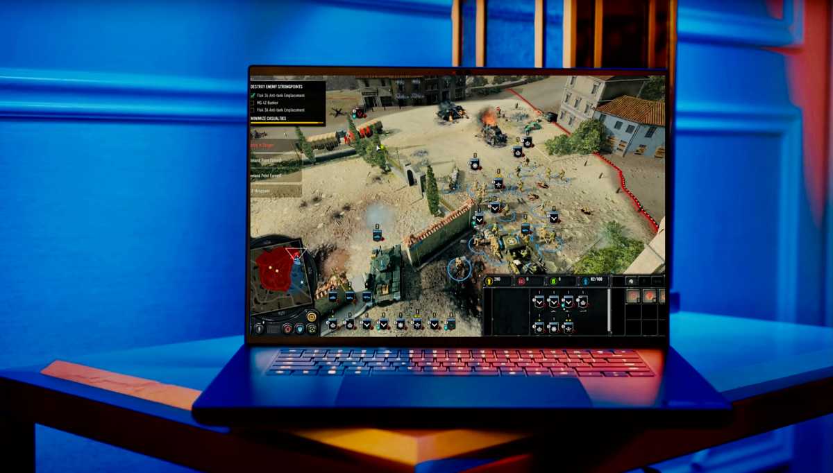 Die Framerate hält: Trotz Bombast-Effekten können wir auf einem Razer Blade mit Intel Core i7, 32 GByte RAM und RTX 3080 entspannt in 4K spielen. Besonders gut gelungen ist der Häuserkampf in italienischen Kleinstädten, wo jede Hecke, jeder Garten, jeder Balkon fein texturiert ist.