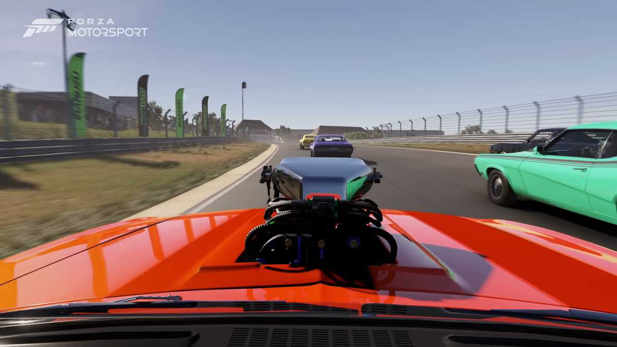 Es ist erstaunlich, wie weit die Gamesbranche hinter Hollywood zurückgefallen ist. Es wird Zeit, dass Studios viel stärker auf Dolby Atmos setzen, das so eine Luftansaugstutzen auf der Motorhaube regelrecht vibrieren lässt.