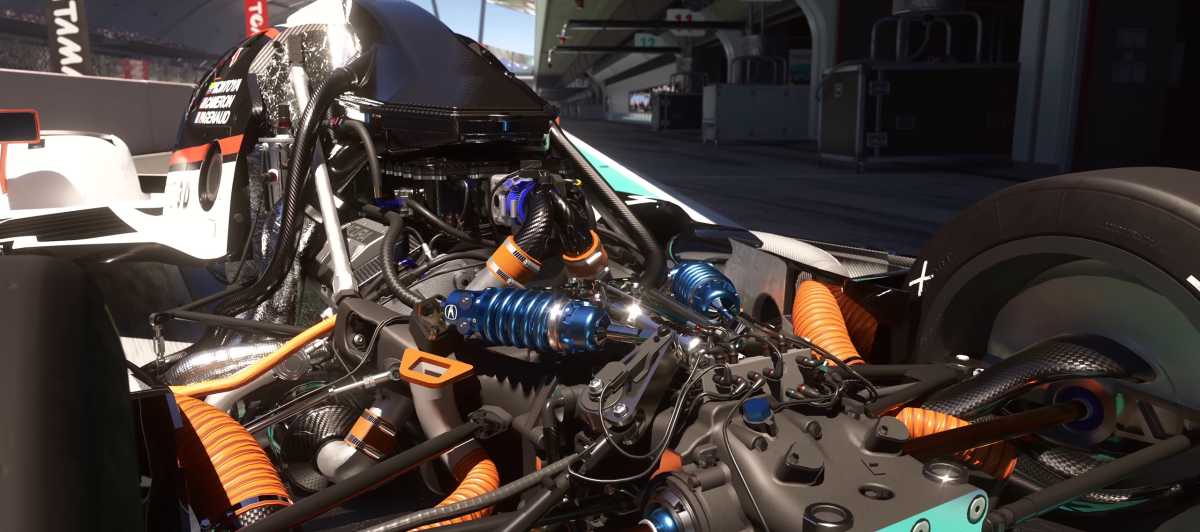 Forza 2023 hat die Standards, die wir erwarten – die Lambos und McLarens dieser Welt, aber auch völlig durchgedrehte Roaster mit offenen Motoren, wo Turn 10s Engine-Team zeigen kann, wie sexy Raytracing Chrom glänzen lässt.