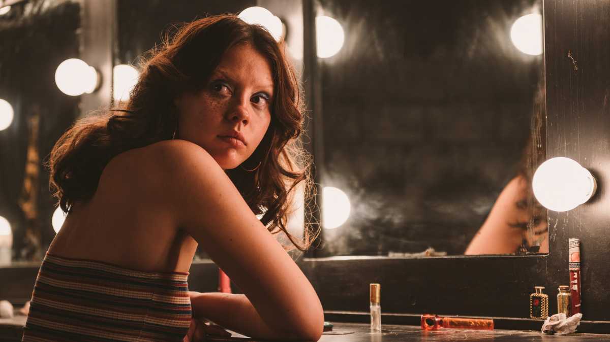 Mia Goth dalam X
