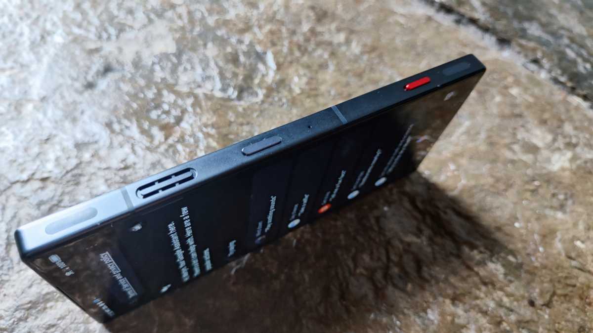 Side profile of Redmagic 8 Pro