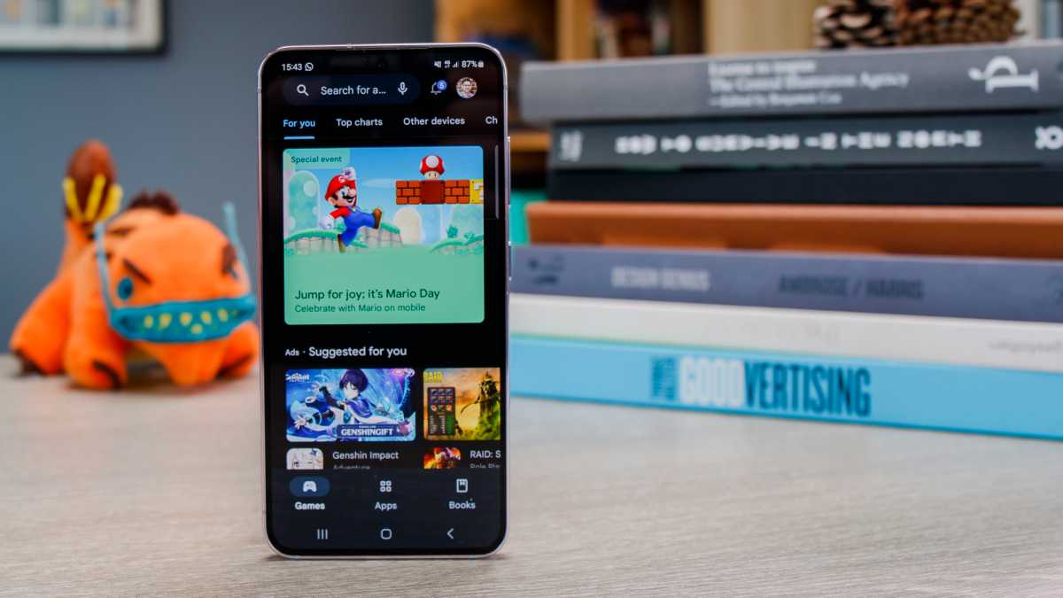 La Play Store en la pantalla del Samsung Galaxy S23