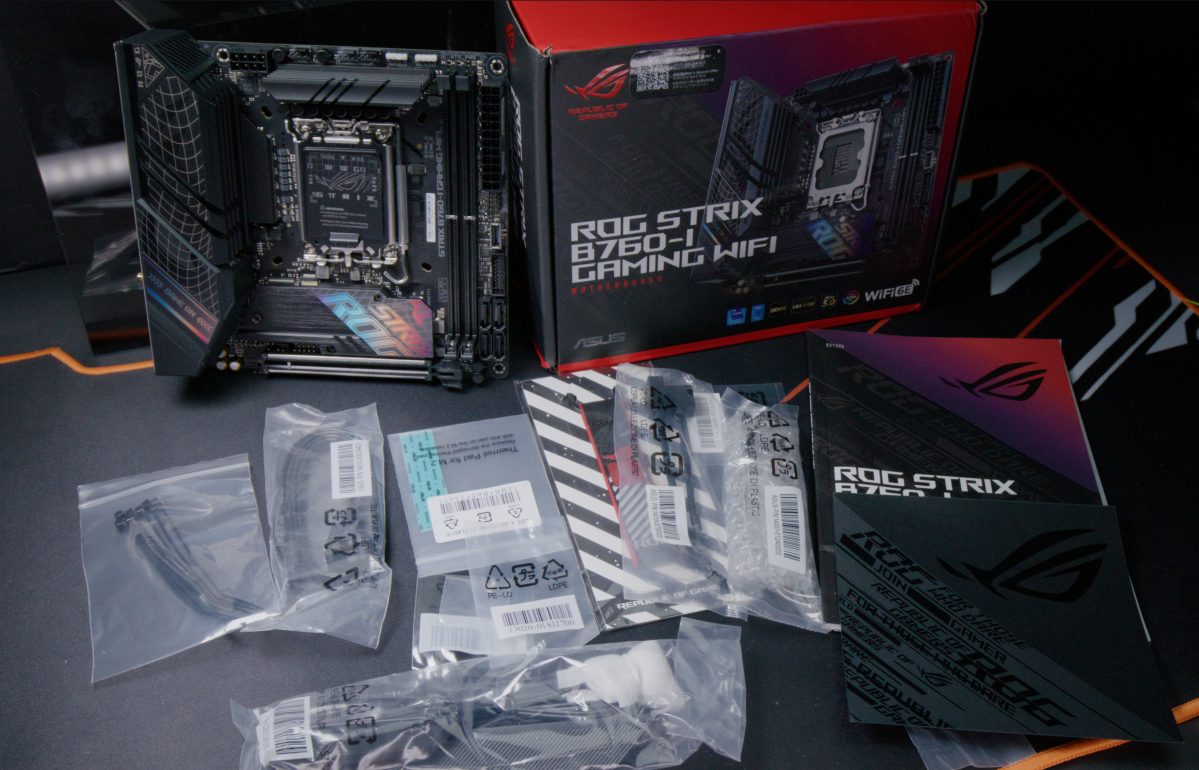 ASUS ROG Strix B660-F Gaming Wi-Fi Unboxing 