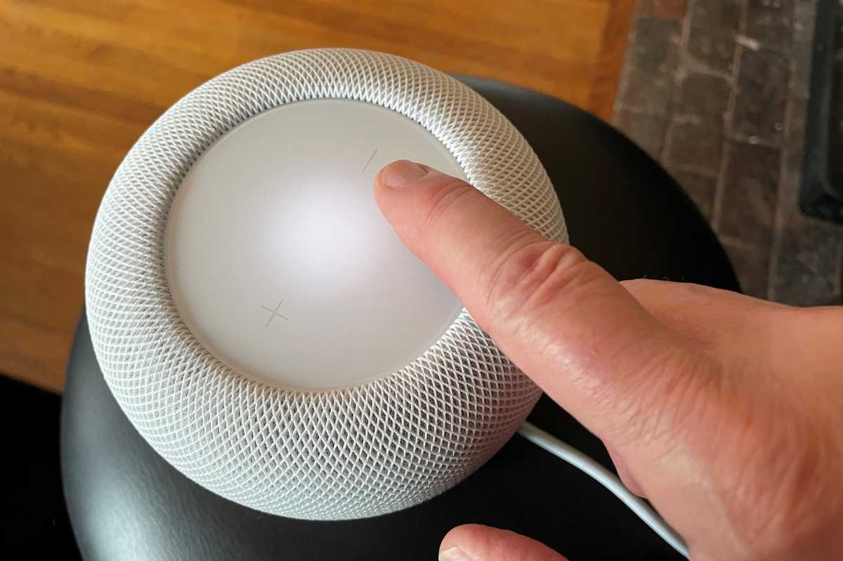 Touch controls on Apple HomePod 2nd Gen